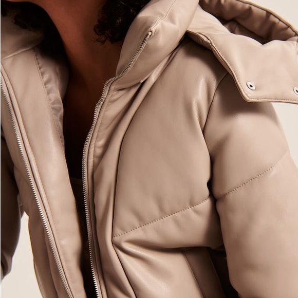 NWT Abercrombie & Fitch Vegan Leather Crop Puffer Jacket Beige M - Picture 11 of 12